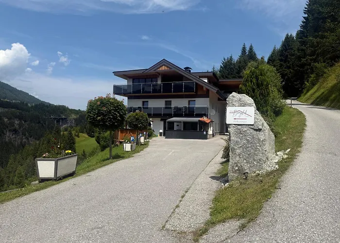 Haus Berghof Bed and Breakfast 3*