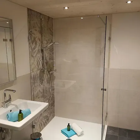 Haus Berghof Oda ve Kahvaltı 3*