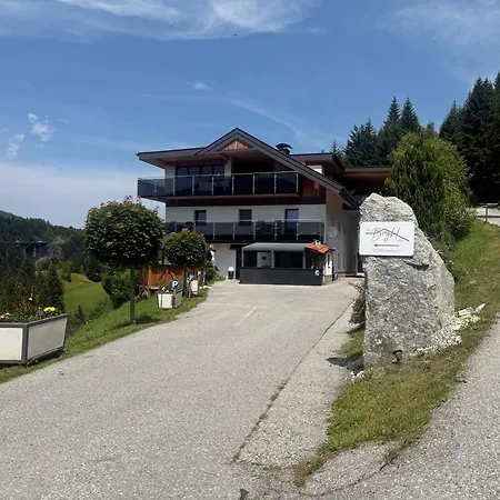 Haus Berghof Bed & Breakfast 3*